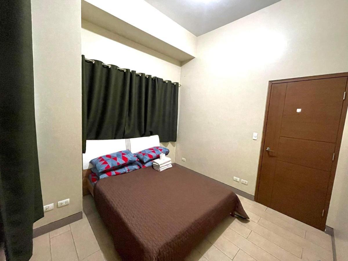 Lovely 2 Bed Room Condo Infront Of Naia Terminal 3 Manila Zewnętrze zdjęcie